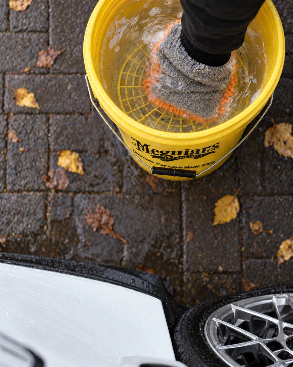 Detailing1 Hero: Waschhandschuhe — Zwei-Eimer-Methode richtig anwenden (Mobile)