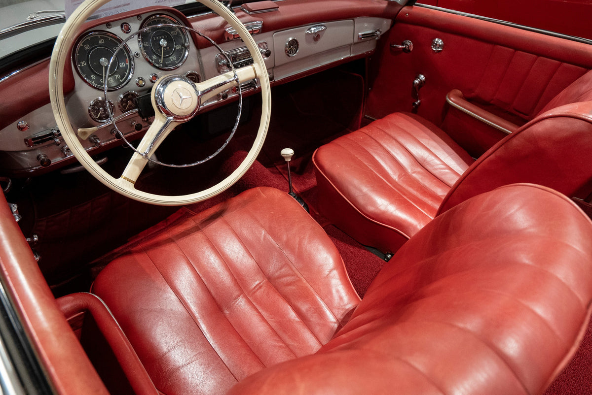 Detailing1 COLOURLOCK convertible leather care — red leather seats in an open Mercedes-Benz 190 SL
