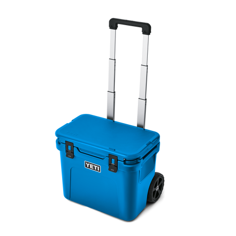 YETI Roadie® 32 Kühlbox auf Rädern Big Wave Blue